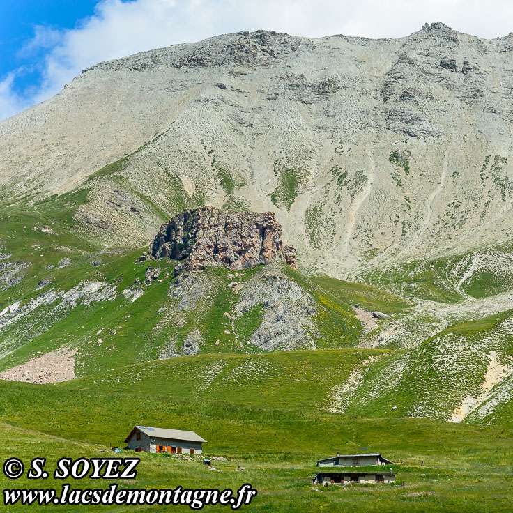 Photo n201607207
Rocher Roux (2484m) (face Ouest) au-dessus des chalets de l'Alp (Brianonnais, Hautes-Alpes)
Clich Serge SOYEZ
Copyright Reproduction interdite sans autorisation