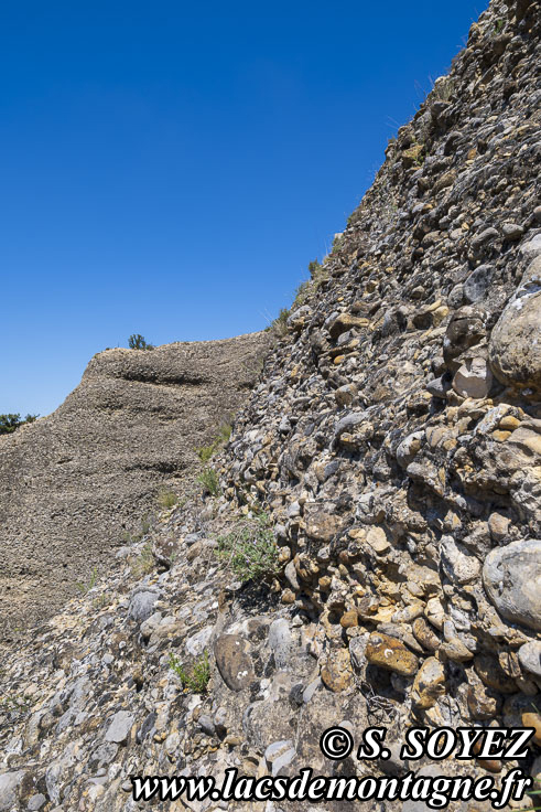 Photo n°202505010
Cliché Serge SOYEZ
Copyright Reproduction interdite sans autorisation Photo n°202505010
Pénitents des Mées (408m) (Les Mées, Alpes-de-Haute-Provence)
Cliché Serge SOYEZ
Copyright Reproduction interdite sans autorisation