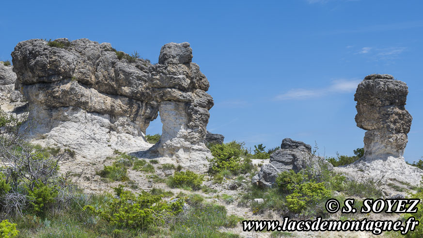 Photo n°202605019
Cliché Serge SOYEZ
Copyright Reproduction interdite sans autorisation Photo n°202605019
Les rochers des Mourres (Luberon, Forcalquier, Alpes-de-Haute-Provence)
Cliché Serge SOYEZ
Copyright Reproduction interdite sans autorisation
