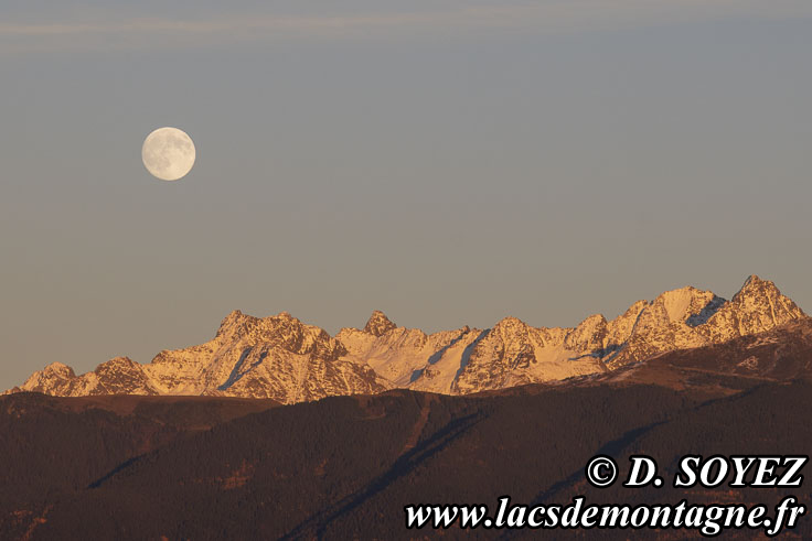 Photo n202511003
Pleine lune sur la Chane de Belledonne (Isre)
Clich Dominique SOYEZ
Copyright Reproduction interdite sans autorisation
