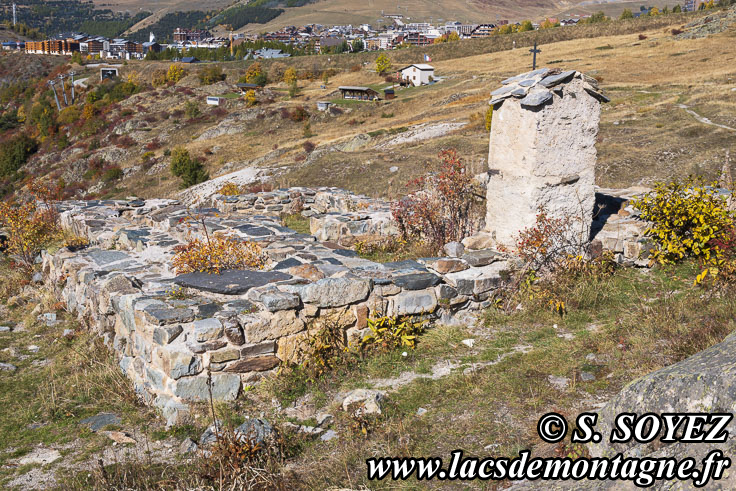 Photo n°202510034
Cliché Serge SOYEZ
Copyright Reproduction interdite sans autorisation Photo n°202510034
Site archéologique de Brandes (Alpe-d'Huez, Les Grandes Rousses, Isère)
Cliché Serge SOYEZ
Copyright Reproduction interdite sans autorisation