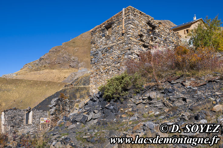 Photo n�202510046
Mines d�anthracite de l�Herpie (2250m) (Alpes-d'Huez, Combe Charbonni�re, Les Grandes Rousses Is�re)
Clich� Dominique SOYEZ
Copyright Reproduction interdite sans autorisation
