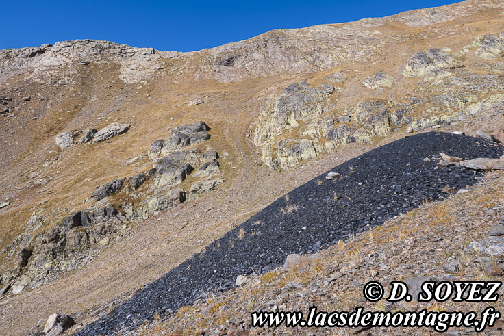Photo n�202510052
Mines d�anthracite de l�Herpie (2250m) (Alpes-d'Huez, Combe Charbonni�re, Les Grandes Rousses Is�re)
Clich� Dominique SOYEZ
Copyright Reproduction interdite sans autorisation